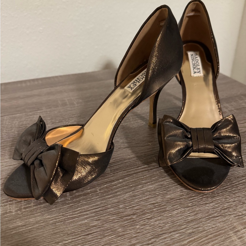 Badgley Mischka Bronze Peep-Toe Heels